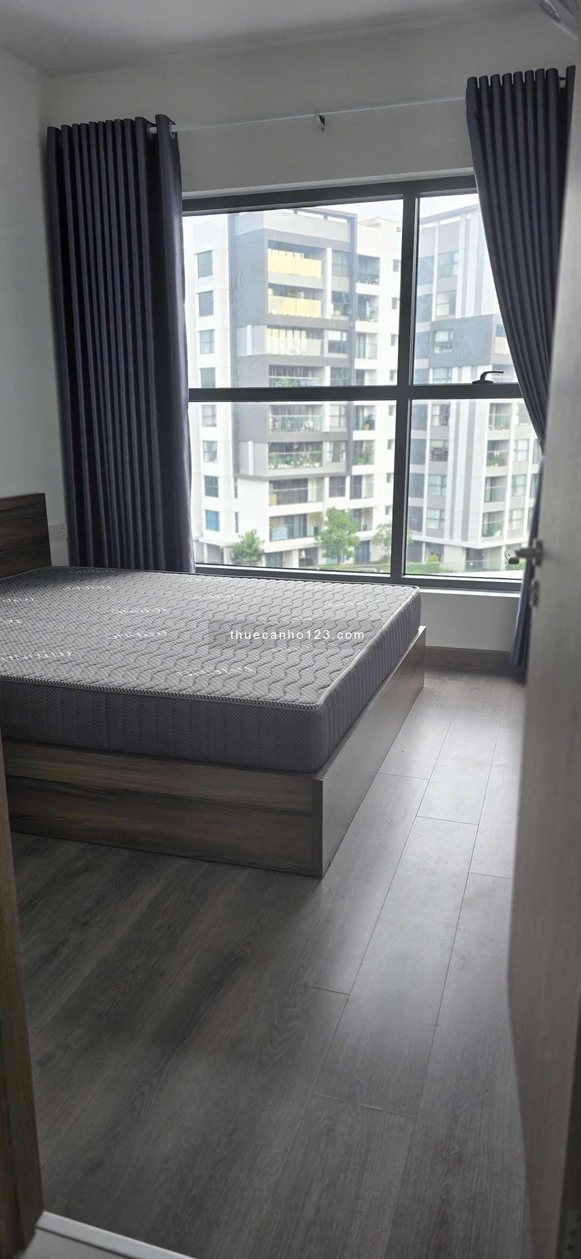 Cho thuê căn hộ Diamond Alnata, 85m2, 2PN, 2WC, Nội thất đầy đủ, giá tốt chỉ 17tr/th( Bao phí Qly )