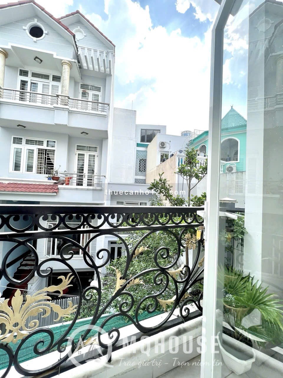 Studio ban công full nội thất rộng 35m2 gần vòng xoay lăng cha cả sân bay tân sơn nhất quận tân bình