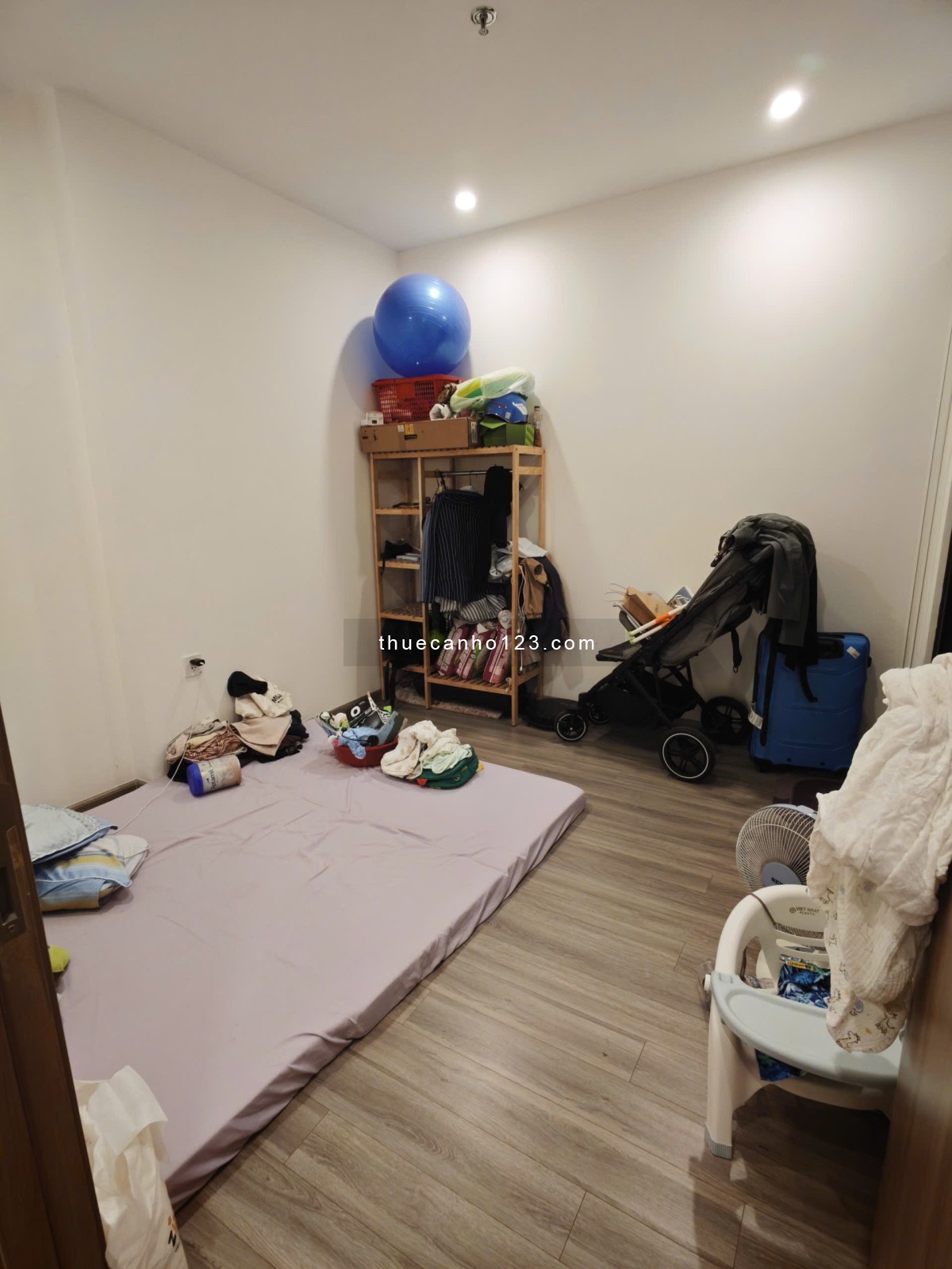 Cho Thuê Căn Hộ 2PN, Full Nội Thất, View Sông Thoáng Mát, Vinhomes Grand Park Q9