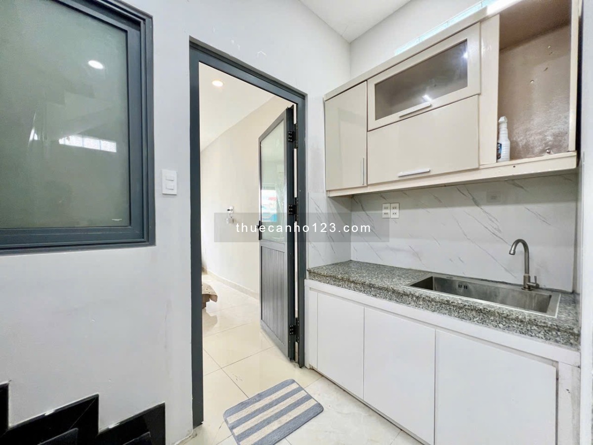 Cho thuê căn hộ Studio Ban công, Tách bếp Q4 gần ĐH Luật, ĐH Nguyễn Tất Thành, cầu Khánh Hội