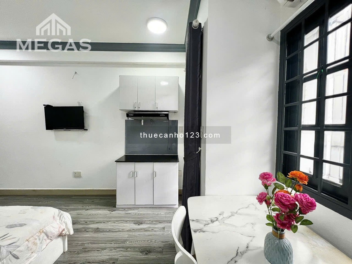 Cho thuê căn hộ ban công full nội thất Q1, ngay công viên Tao Đàn, nút giao Phù Đổng, chợ Bến Thành,