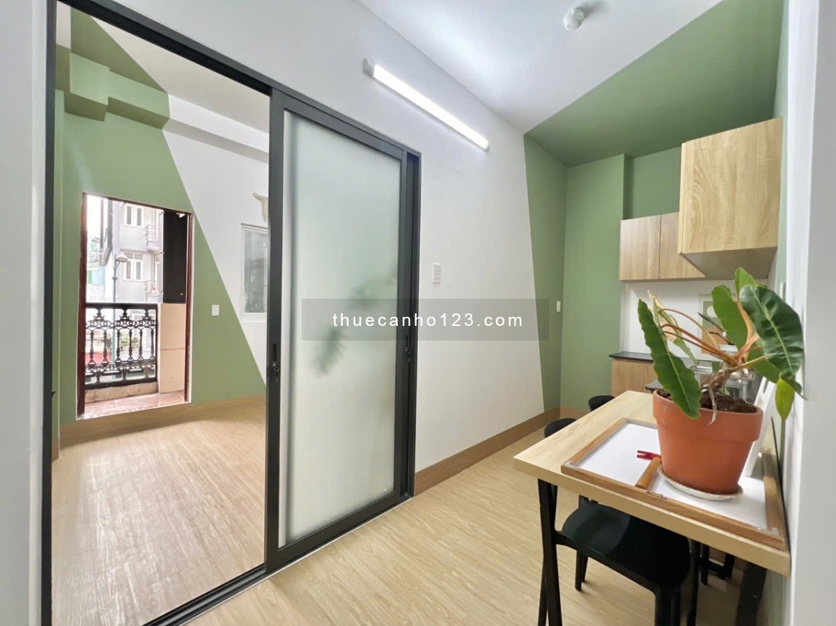 Cho thuê căn hộ 1PN duplex Tân Bình có ban công gần Sân bay TSN, K300, Etown