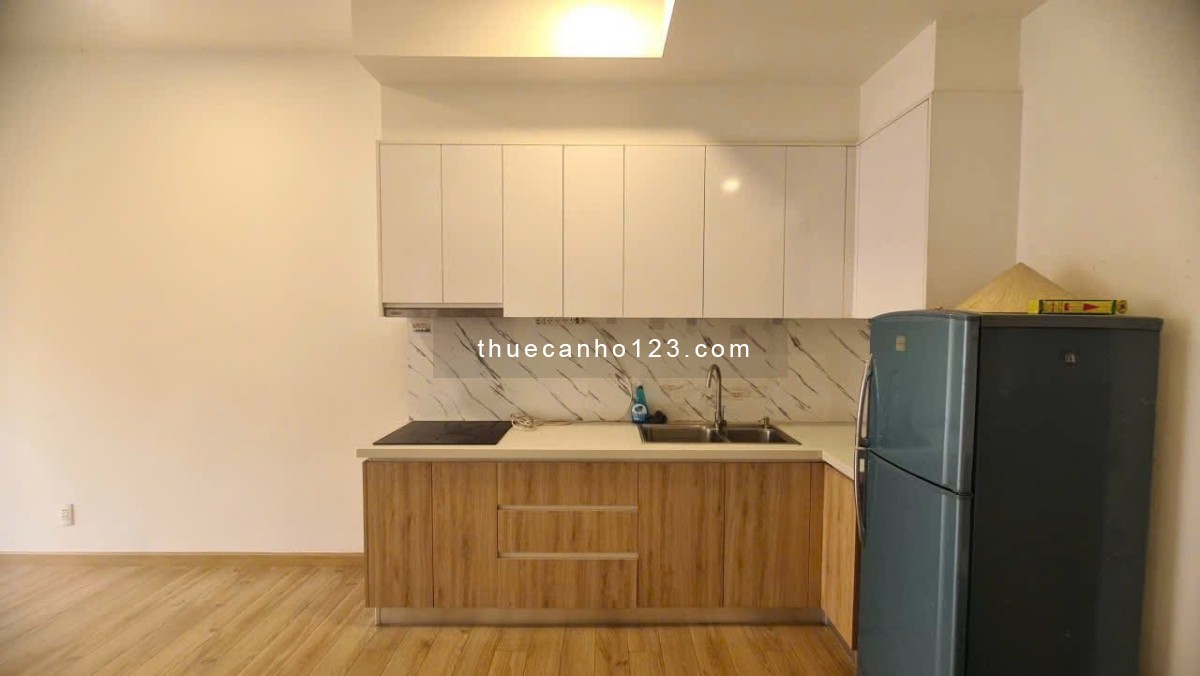 Cho thuê căn 56m2 2pn 1wc, có 2 máy lạnh máy nước nóng rèm view hồ bơi siêu đẹp chỉ 8,5Tr