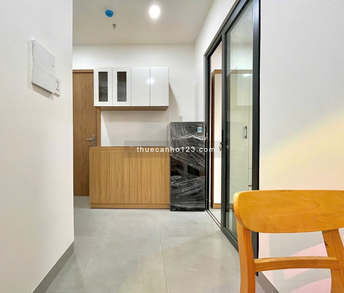 Cho Thuê Căn Hộ Mới 100% nằm ngay Trung Tâm Bình Thạnh gần Ngã Tư Hàng Xanh thuận tiện qua Q1,2,3,10