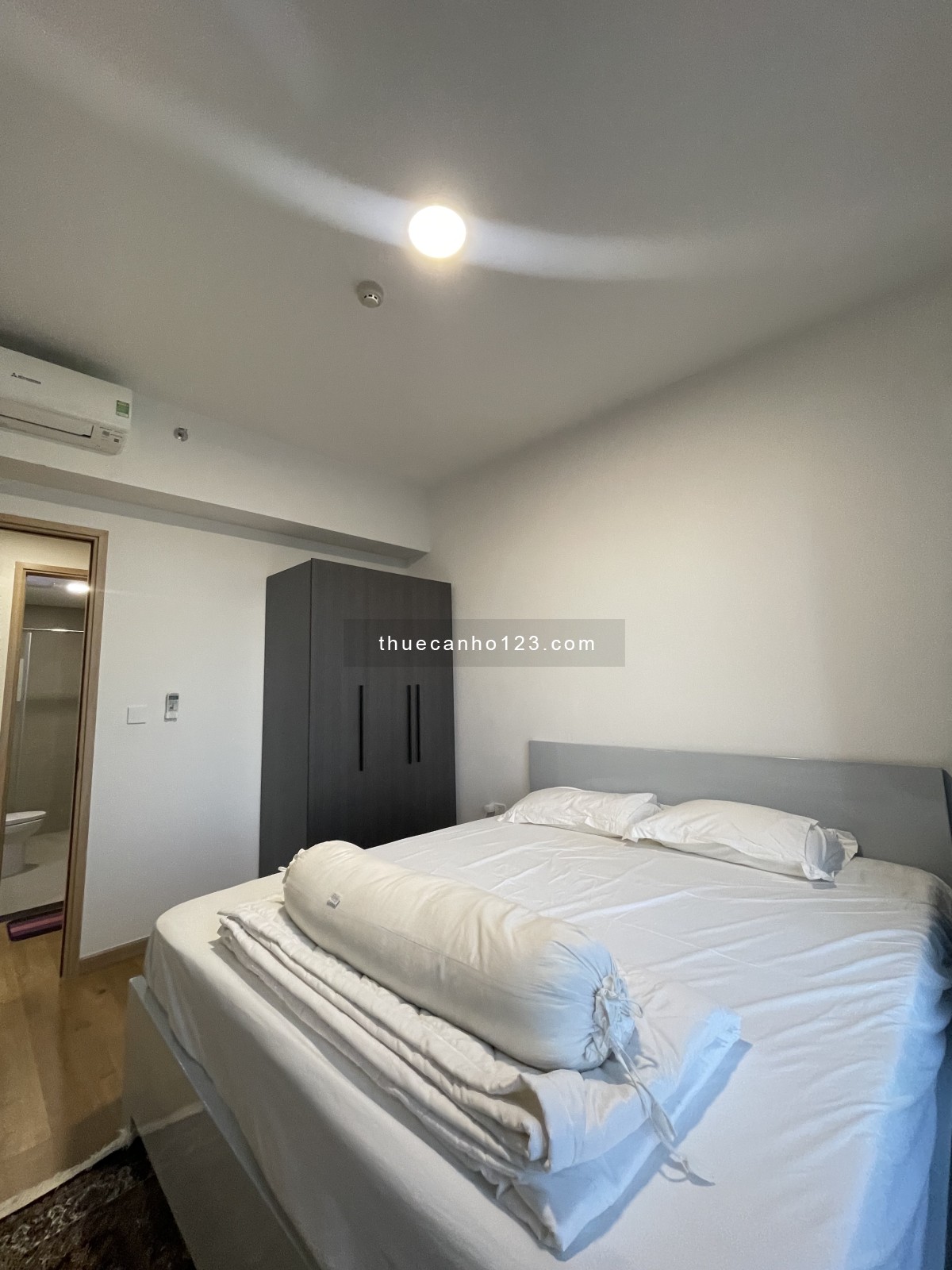 Cho thuê căn hộ 2pn 1wc 61m2 full nội thất cao cấp y hình tại akari city - 77 võ văn kiệt bình tân