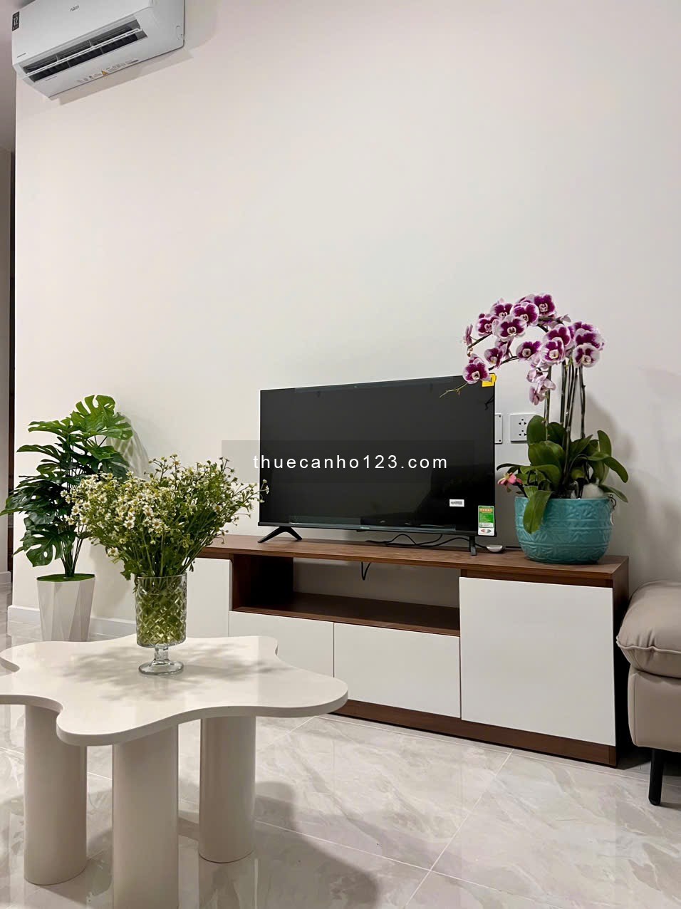 Cho thuê căn hộ Privia 2pn 2wc full nội thất y hình chỉ 13,5tr - Về Q5.3.8.10 Chỉ 10p di chuyển