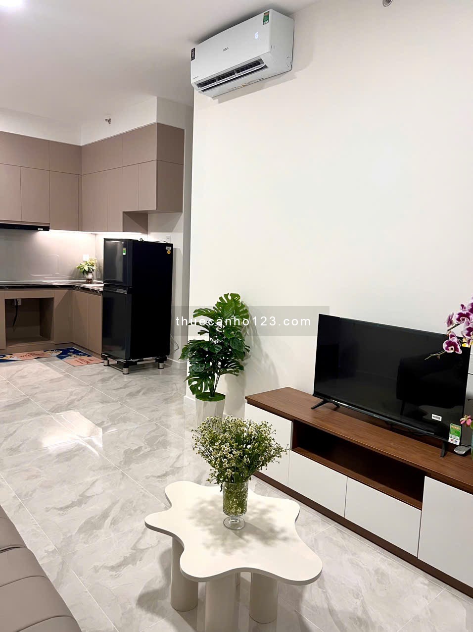 Cho thuê căn hộ Privia 2pn 2wc full nội thất y hình chỉ 13,5tr - Về Q5.3.8.10 Chỉ 10p di chuyển