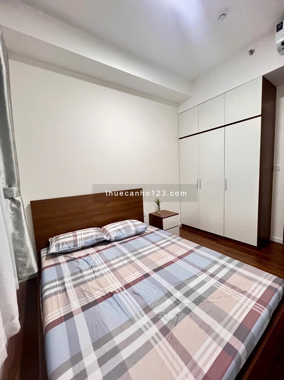 Cho thuê căn hộ Privia 2pn 2wc full nội thất y hình chỉ 13,5tr - Về Q5.3.8.10 Chỉ 10p di chuyển