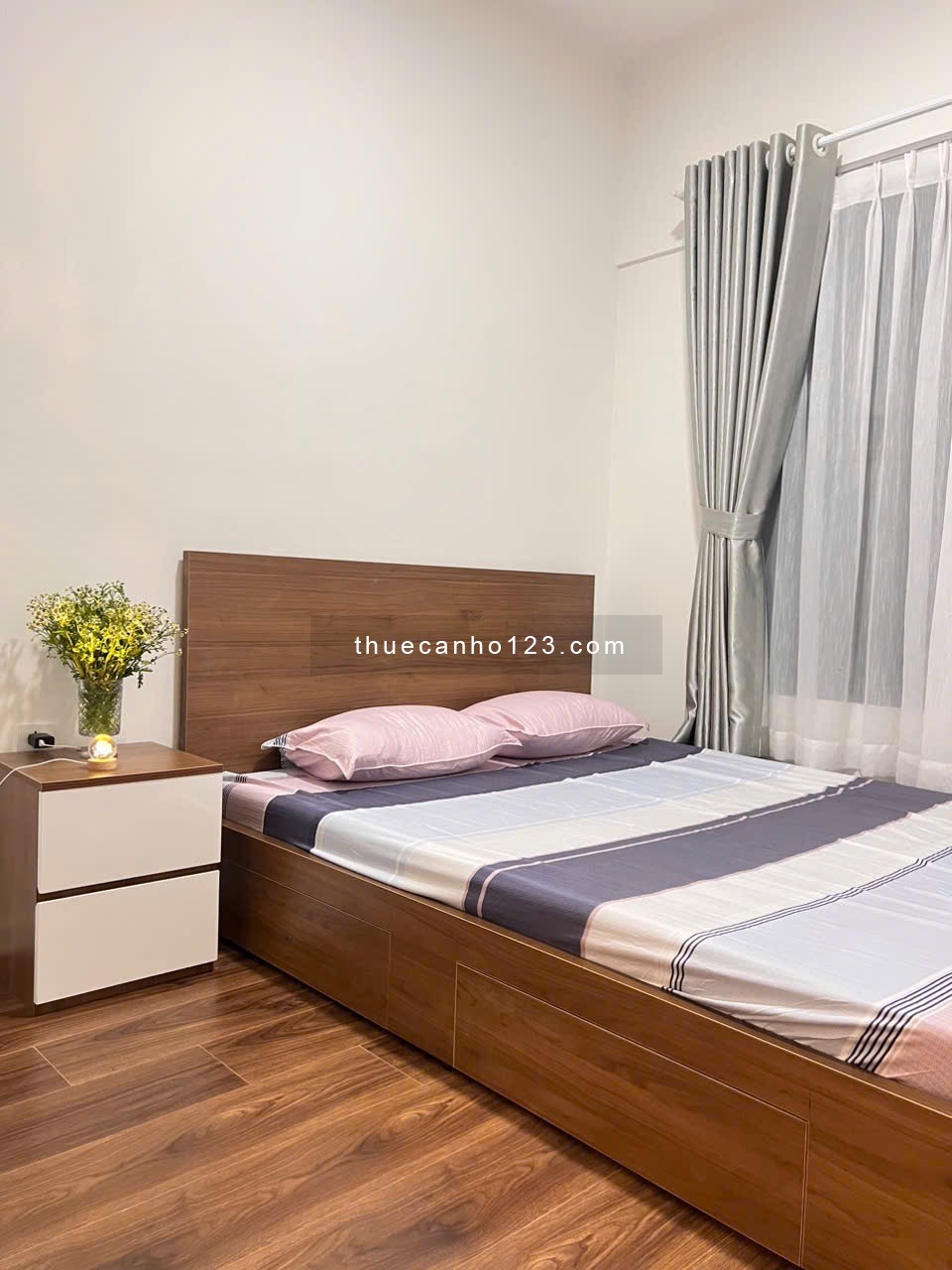 Cho thuê căn hộ Privia 2pn 2wc full nội thất y hình chỉ 13,5tr - Về Q5.3.8.10 Chỉ 10p di chuyển