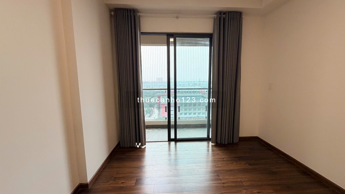 Cho thuê căn hộ 100m2 3pn 2wc có 4 máy lạnh 2 nước nóng rèm cửa kính bếp giá chỉ 13,5tr