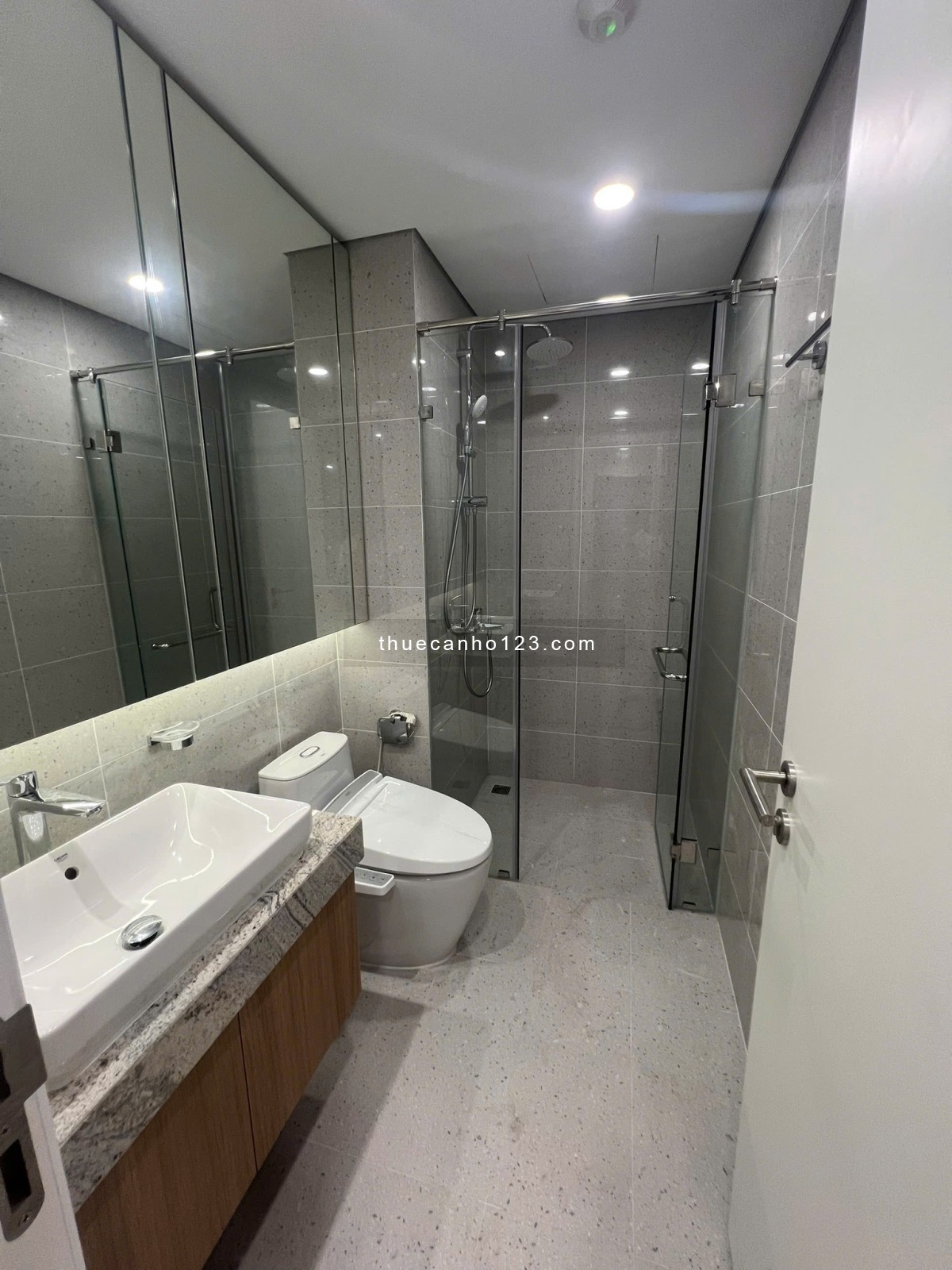 Cho thuê căn hộ khách sạn Studio The Ninety Complex – 90 Đường Láng, Đống Đa