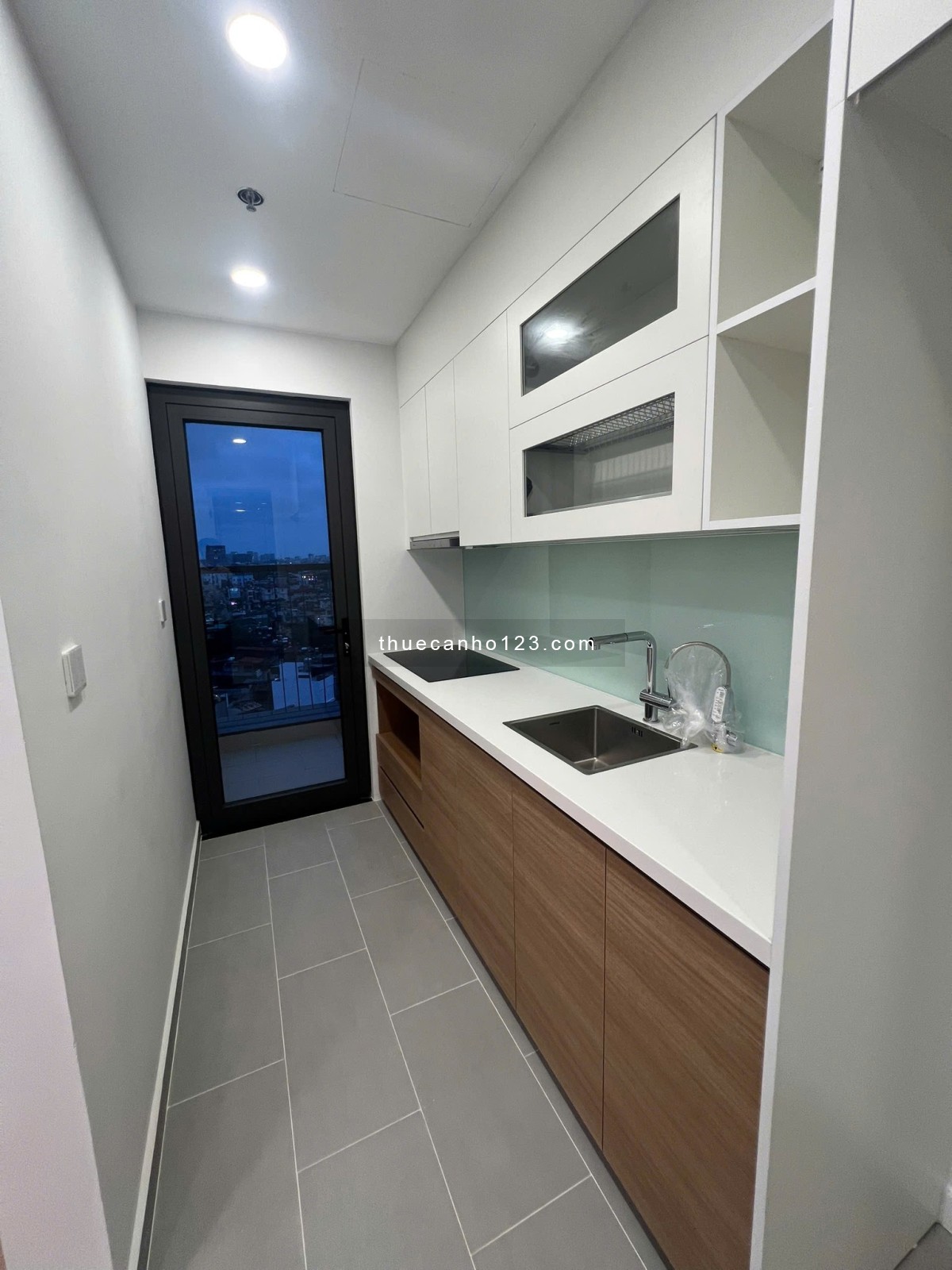 Cho thuê căn hộ khách sạn Studio The Ninety Complex – 90 Đường Láng, Đống Đa