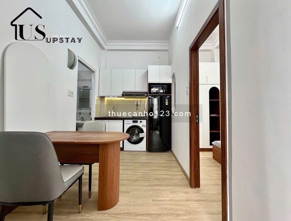 Ban Công 1PN Mới 100% Thang Máy, Đầy Đủ Nội Thất, Máy Giặt Riêng Ngay Mặt Tiền Trục Võ Thị Sáu Q1
