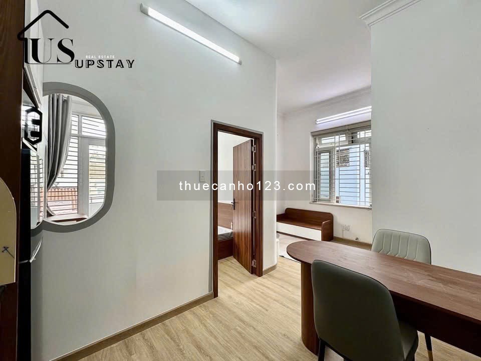 Ban Công 1PN Mới 100% Thang Máy, Đầy Đủ Nội Thất, Máy Giặt Riêng Ngay Mặt Tiền Trục Võ Thị Sáu Q1