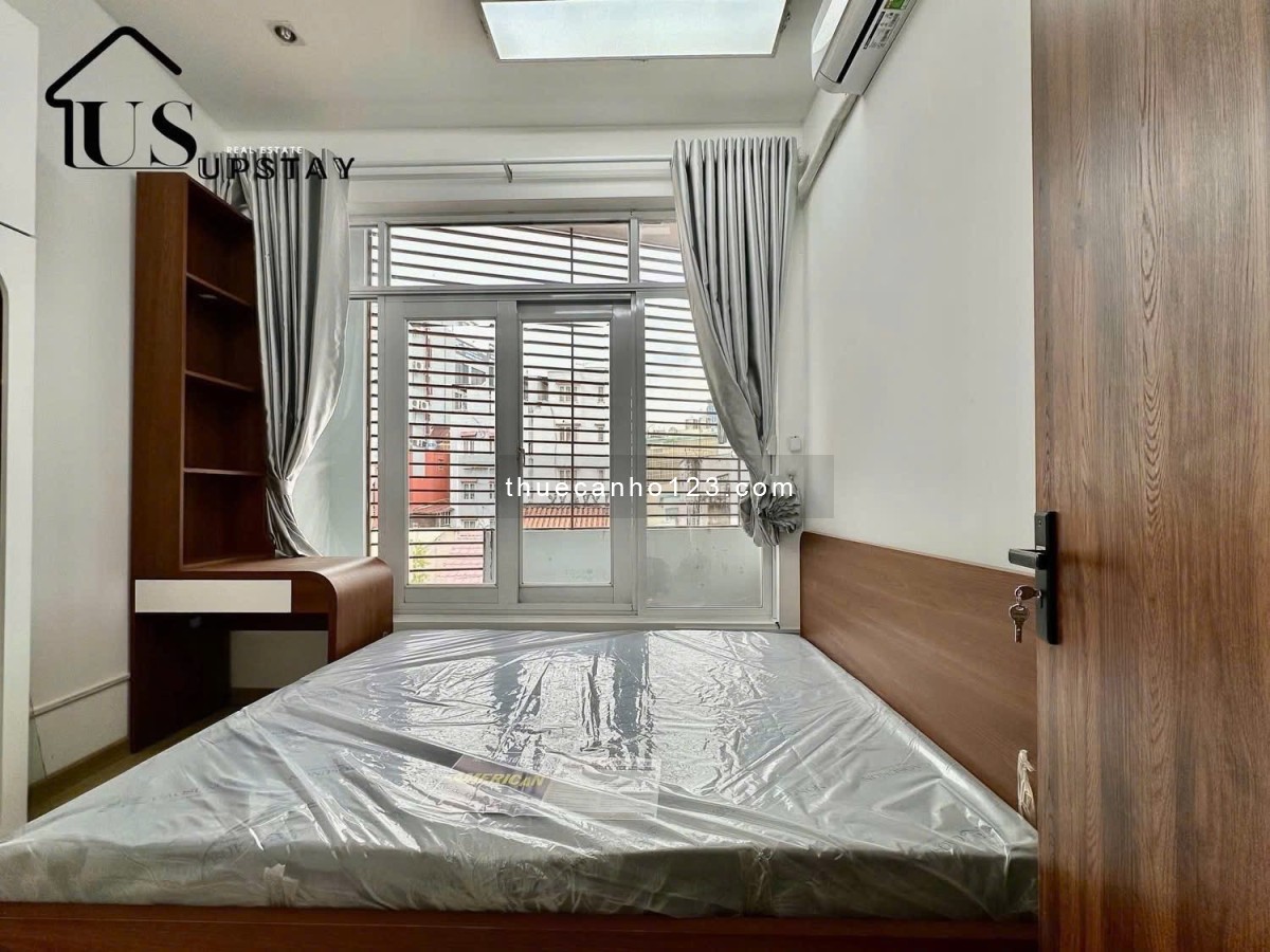 Ban Công 1PN Mới 100% Thang Máy, Đầy Đủ Nội Thất, Máy Giặt Riêng Ngay Mặt Tiền Trục Võ Thị Sáu Q1