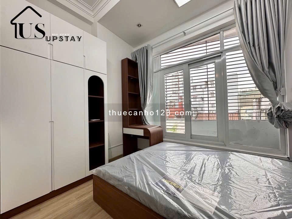 Ban Công 1PN Mới 100% Thang Máy, Đầy Đủ Nội Thất, Máy Giặt Riêng Ngay Mặt Tiền Trục Võ Thị Sáu Q1