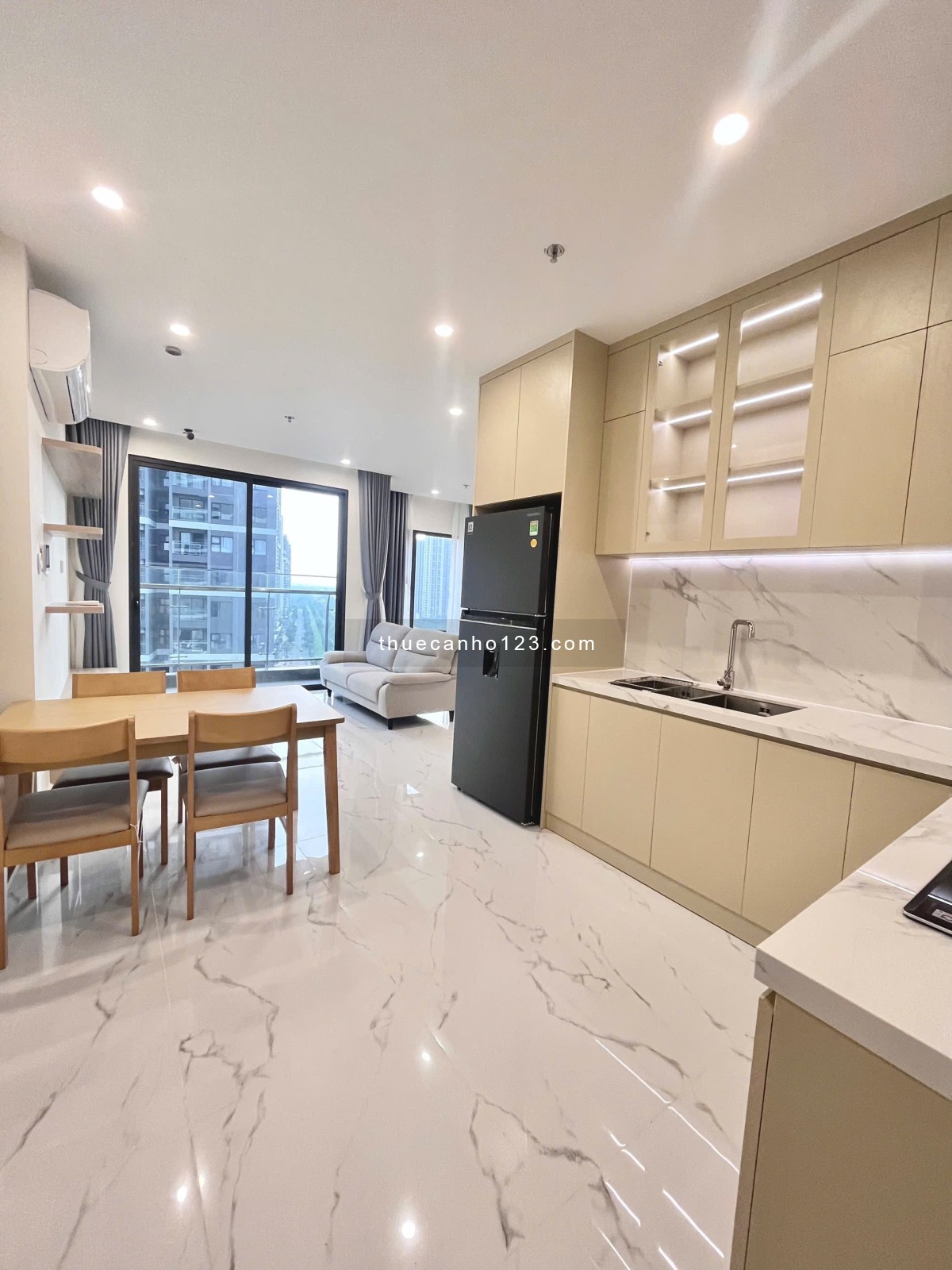 Cho thuê căn hộ góc 2PN+ tại BS8 – Vinhomes Grand Park Quận 9.