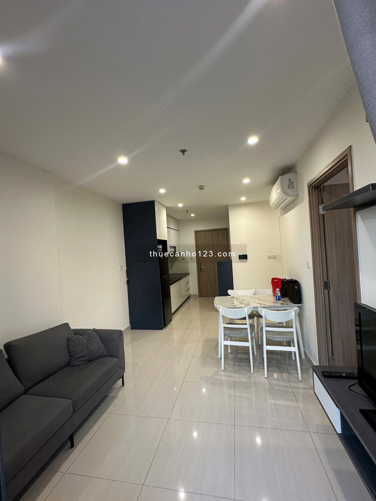 Cho thuê căn hộ 2PN2WC tại S10.03 – Vinhomes Grand Park Quận 9.