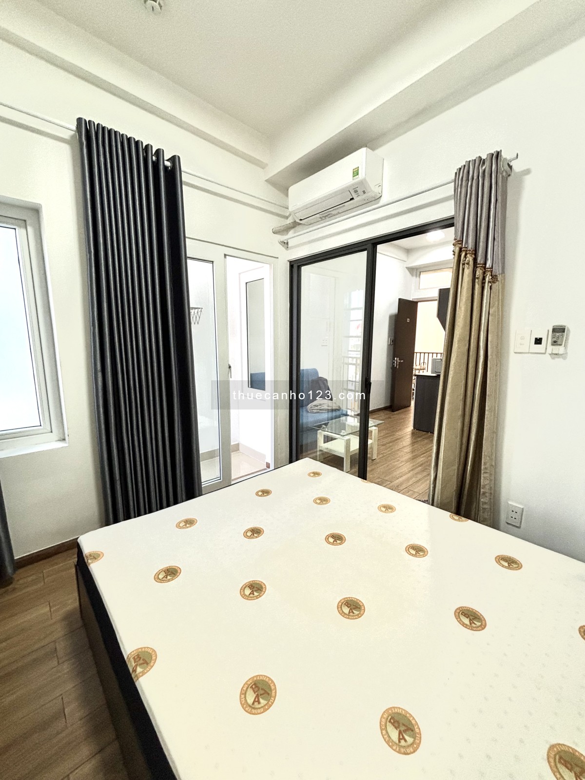 Cho thuê căn hộ 1 Phòng ngủ Ban công thoáng mát Q4 gần ĐH Luật, ĐH Nguyễn Tất Thành, cầu Tân Thuận