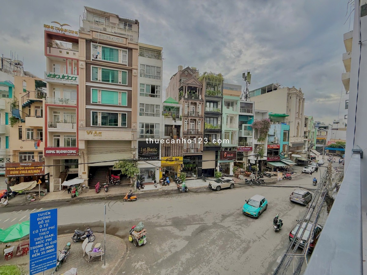 Cho Thuê căn 2 phòng ngủ ban công mới ở Cách Mạng Tháng 8 Q10 ngay Viettel Tower, Vòng xoay dân chủ