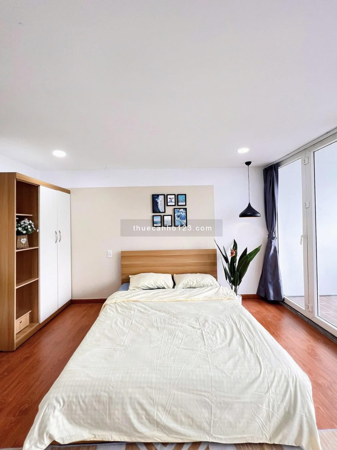 Cho thuê căn hộ 2PN Tân Bình, gần sân bay & Etown ban công rộng