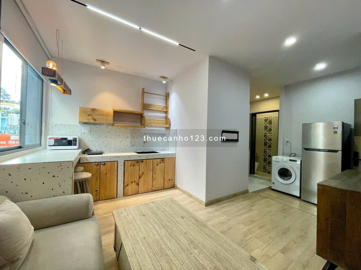 Cho thuê căn hộ 1PN 55m2 deco tone gỗ cao cấp ngay Nguyễn Thiện Thuận, Quận 3