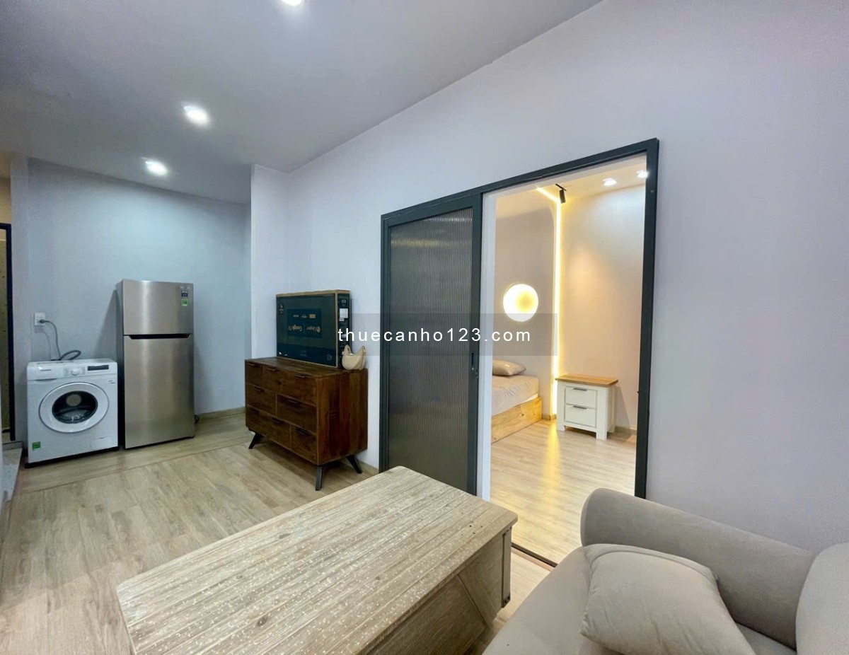 Cho thuê căn hộ 1PN 55m2 deco tone gỗ cao cấp ngay Nguyễn Thiện Thuận, Quận 3