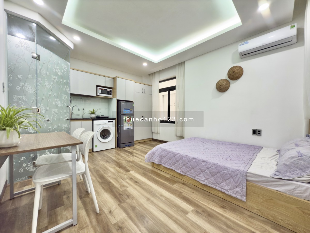 Căn Hộ Studio Full Nội Thất – Cửa Sổ Trời – Máy Giặt Riêng – Thang Máy – An Ninh 24/7 – gần Q3 – TB