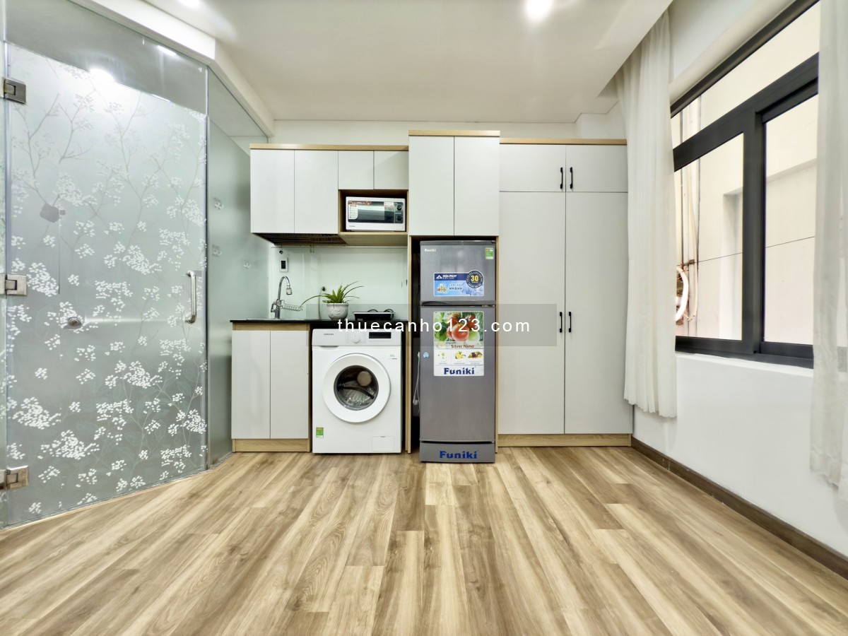 Căn Hộ Studio Full Nội Thất – Cửa Sổ Trời – Máy Giặt Riêng – Thang Máy – An Ninh 24/7 – gần Q3 – TB