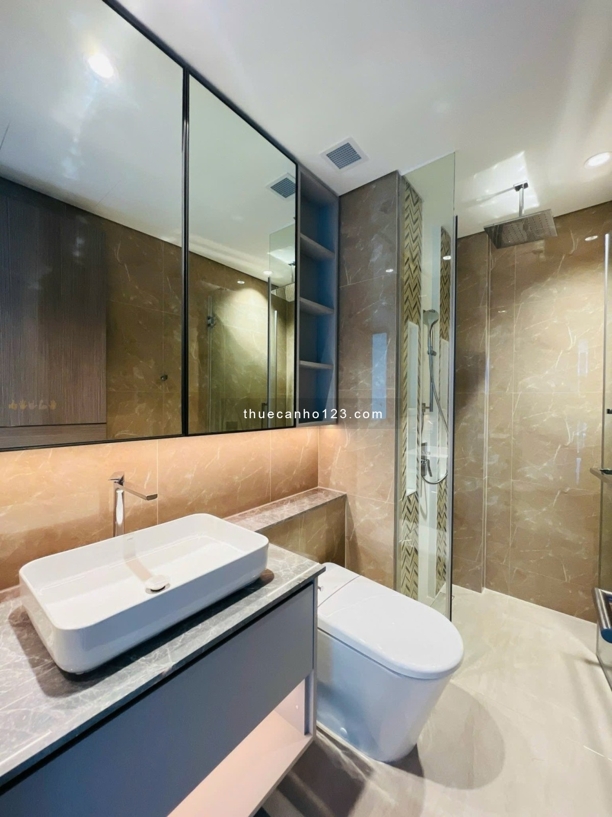 The Opera – View sông & cầu Ba Son đẹp mê ly cho thuê 2 Phòng ngủ, 77m²