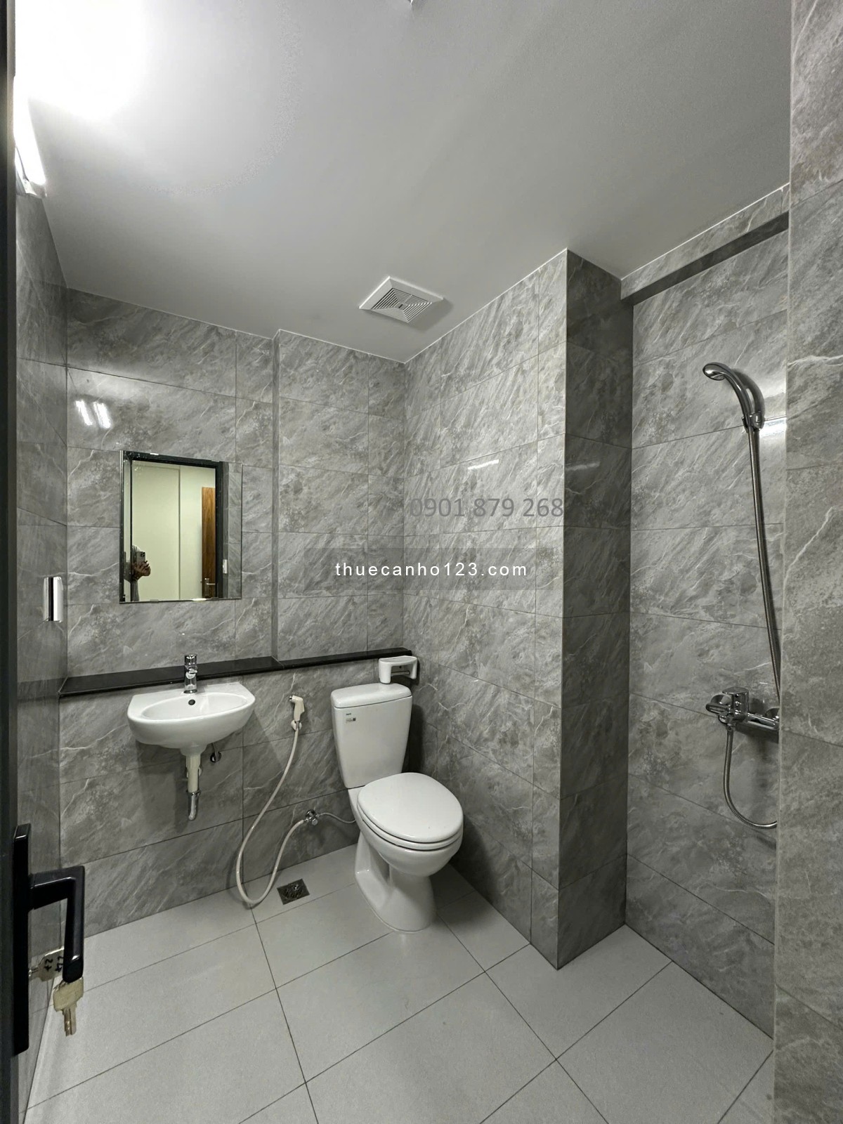 [Gấp] Cho thuê 30m2 New Lavida đường DT743C, Dĩ An, có máy lạnh, máy giặt vào ở ngay