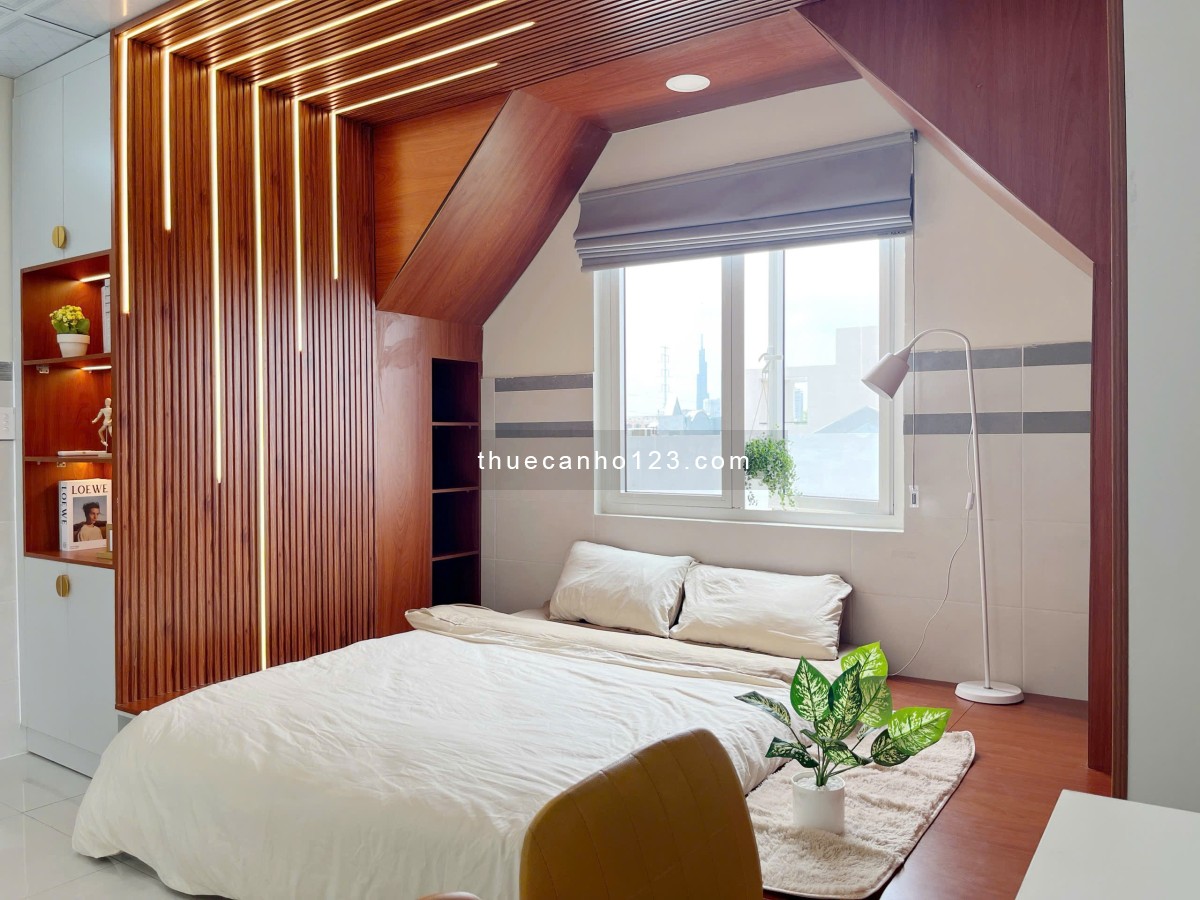 Cho thuê chdv full nội thất có ban công nằm ở đường Hoa Mai Q. Phú Nhuận