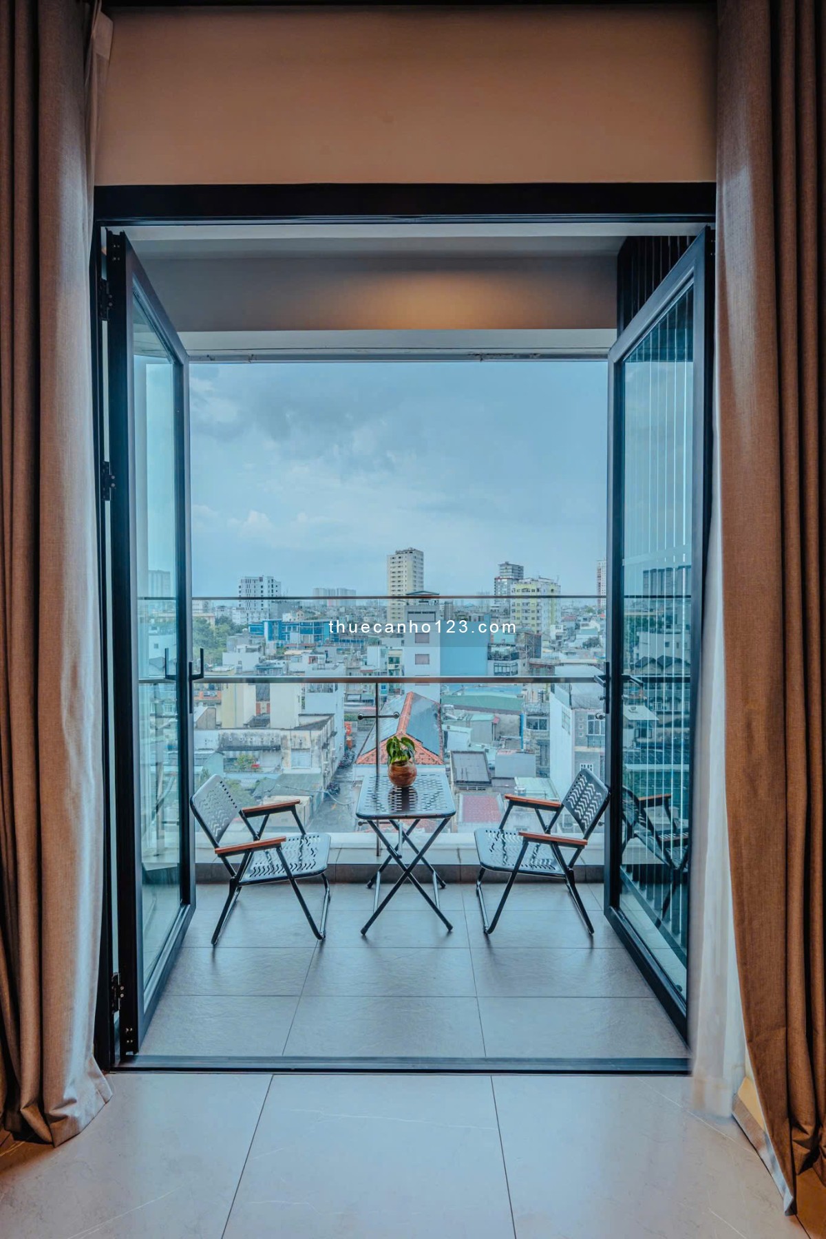 CHO THUÊ CĂN HỘ 1 PHÒNG NGỦ TÂN BÌNH FULL NỘI THẤT, CÓ CỬA SỔ THOÁNG CÁCH SÂN BAY 5 PHÚT