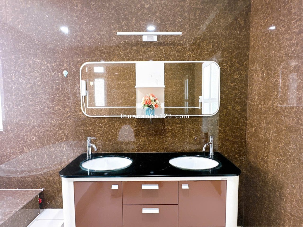 Cho thuê căn hộ dịch vụ full nội thất 1PN tách bếp có ban công Quận 10