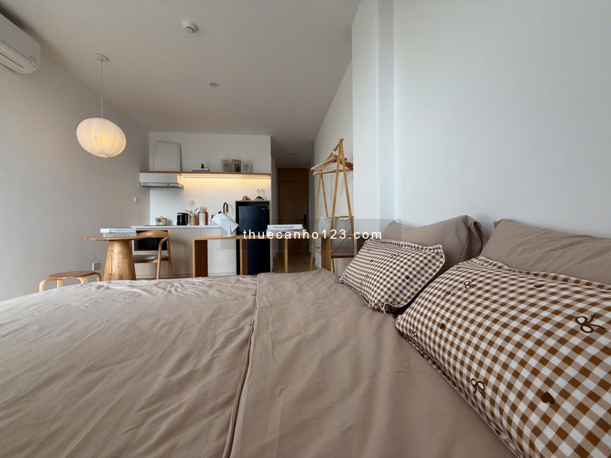 Cho thuê căn hộ full nội thất có balcon cửa sổ trời siêu thoáng Quận 3