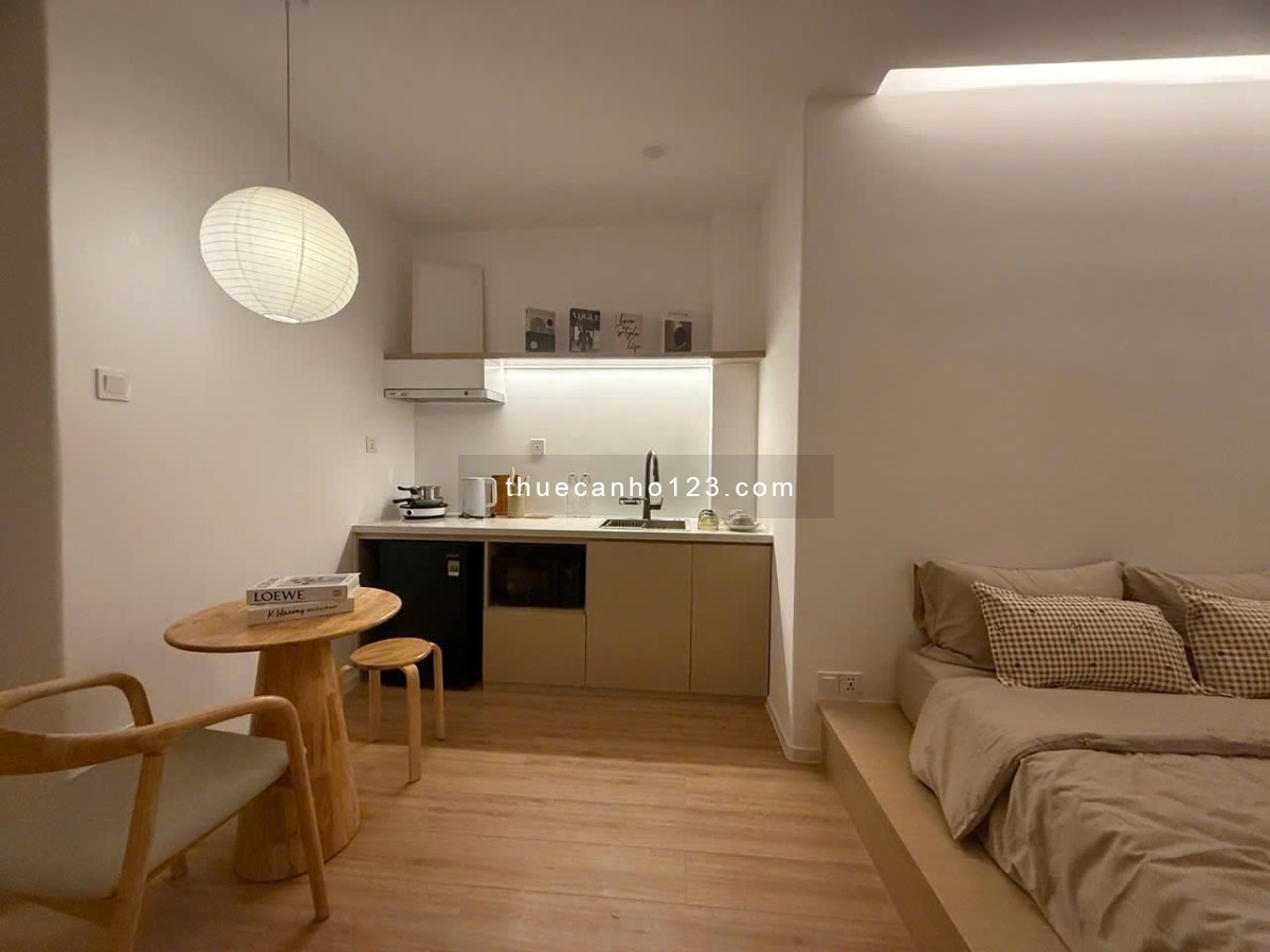 Cho thuê căn hộ full nội thất có balcon cửa sổ trời siêu thoáng Quận 3