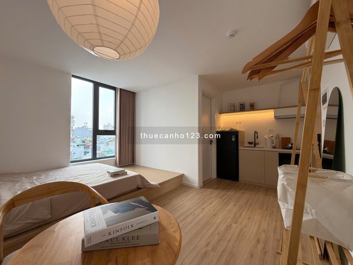 Cho thuê căn hộ full nội thất có balcon cửa sổ trời siêu thoáng Quận 3