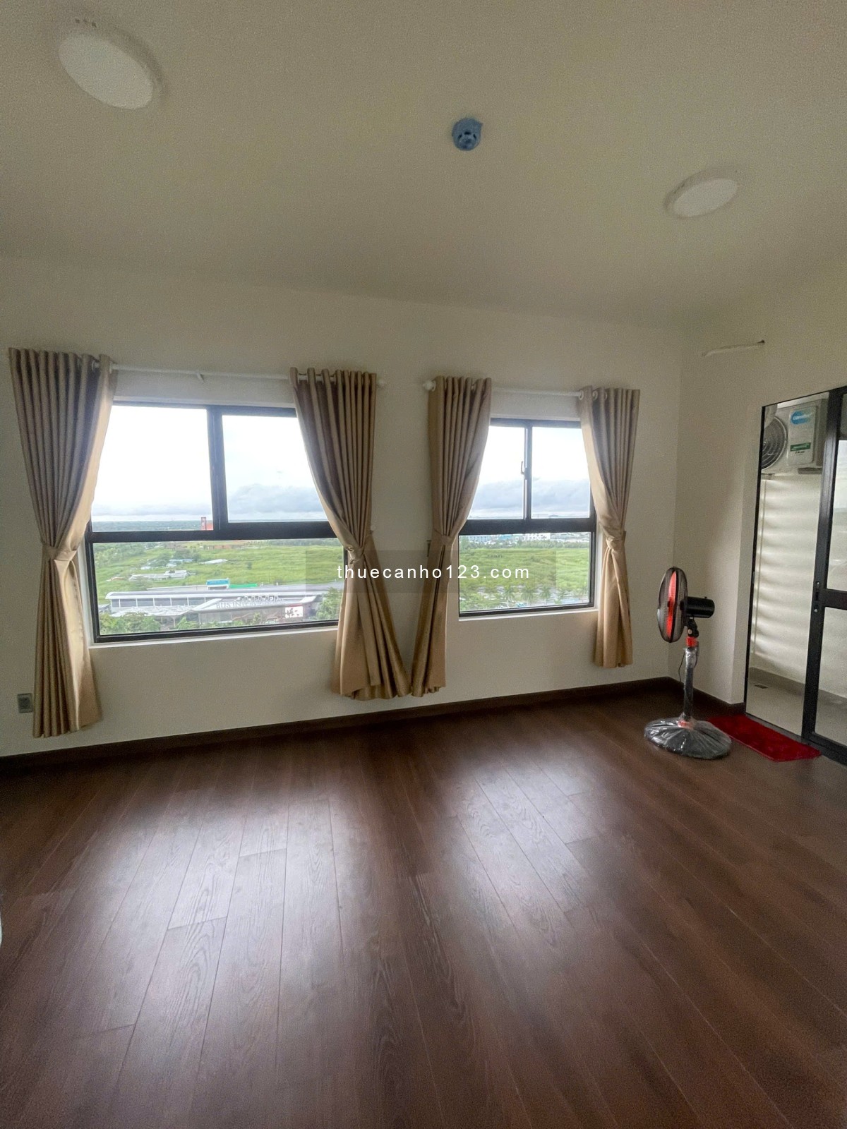 Cho thuê căn hộ ehome Southgate 1PN tầng cao nhất, có thể thiết kế thêm phòng ngủ nhỏ - view trường