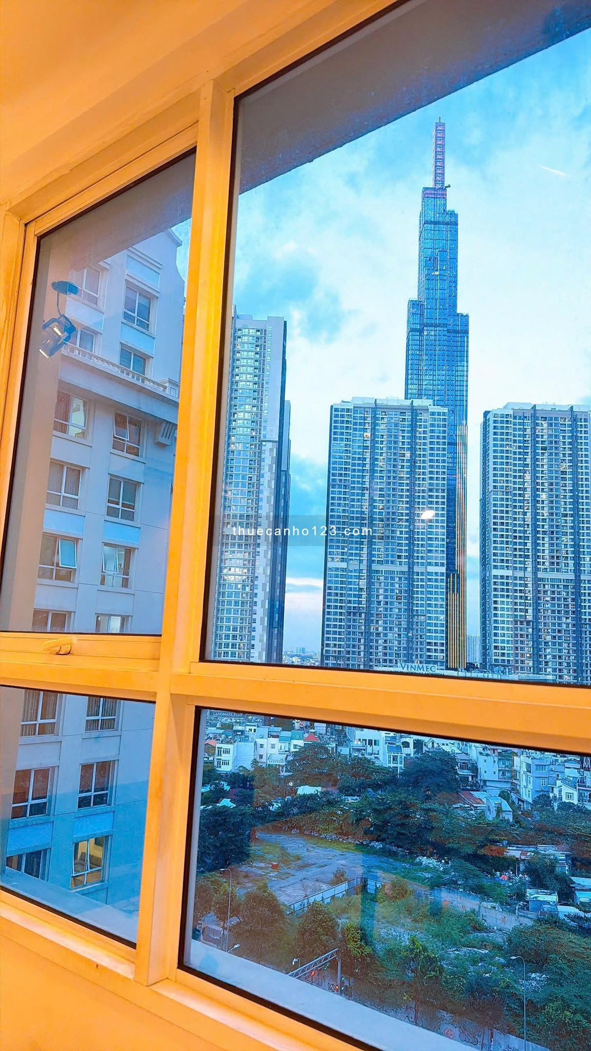 Cho thuê căn hộ The Manor 2 – 2PN full nội thất, view Landmark 81 cực chill