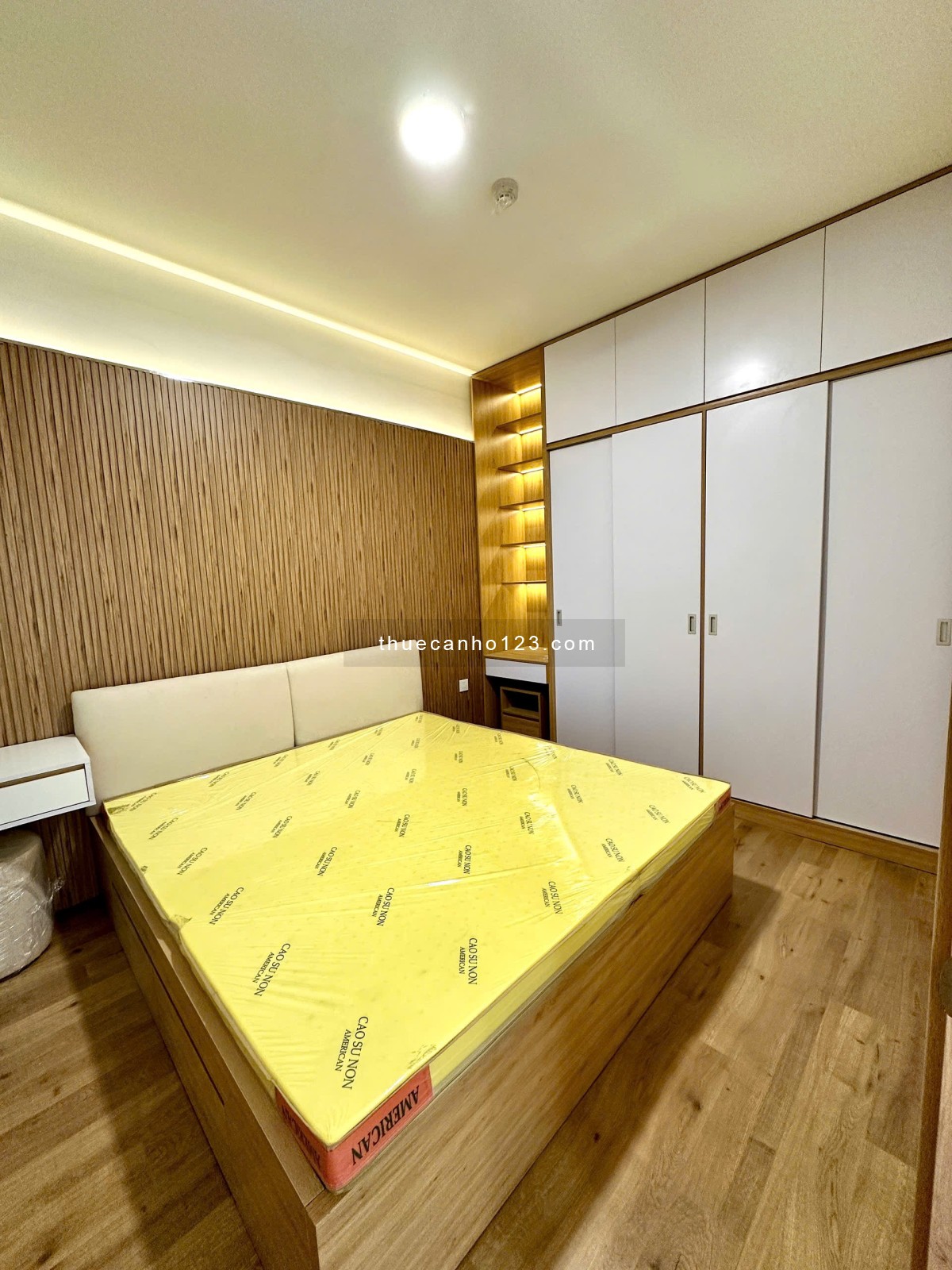 Cho thuê căn hộ akari city 2pn 1wc có 3 máy lạnh nước nóng rèm giàn phơi kính bếp tủ chỉ 10,5tr