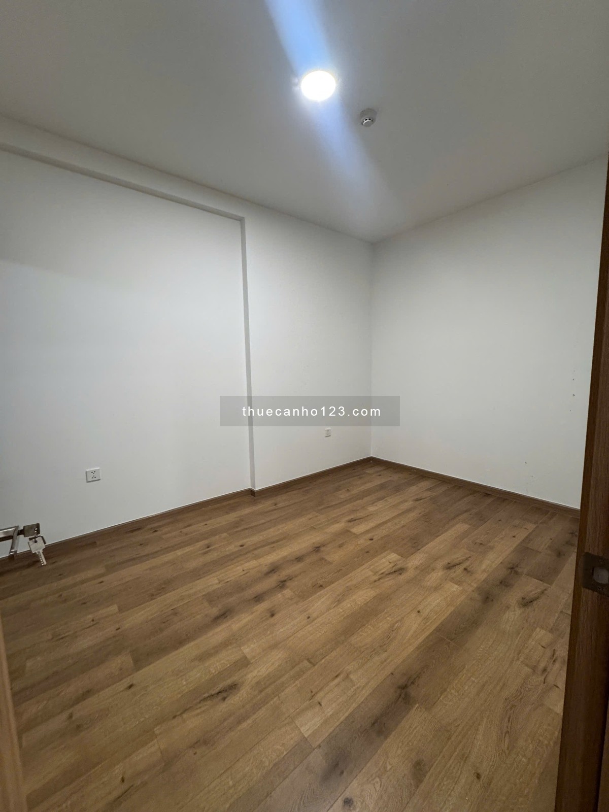 cho thuê căn sân vườn siêu xinh, sân riêng 20m2 sân chung 700m2 - free phí quản lý chỉ 13tr