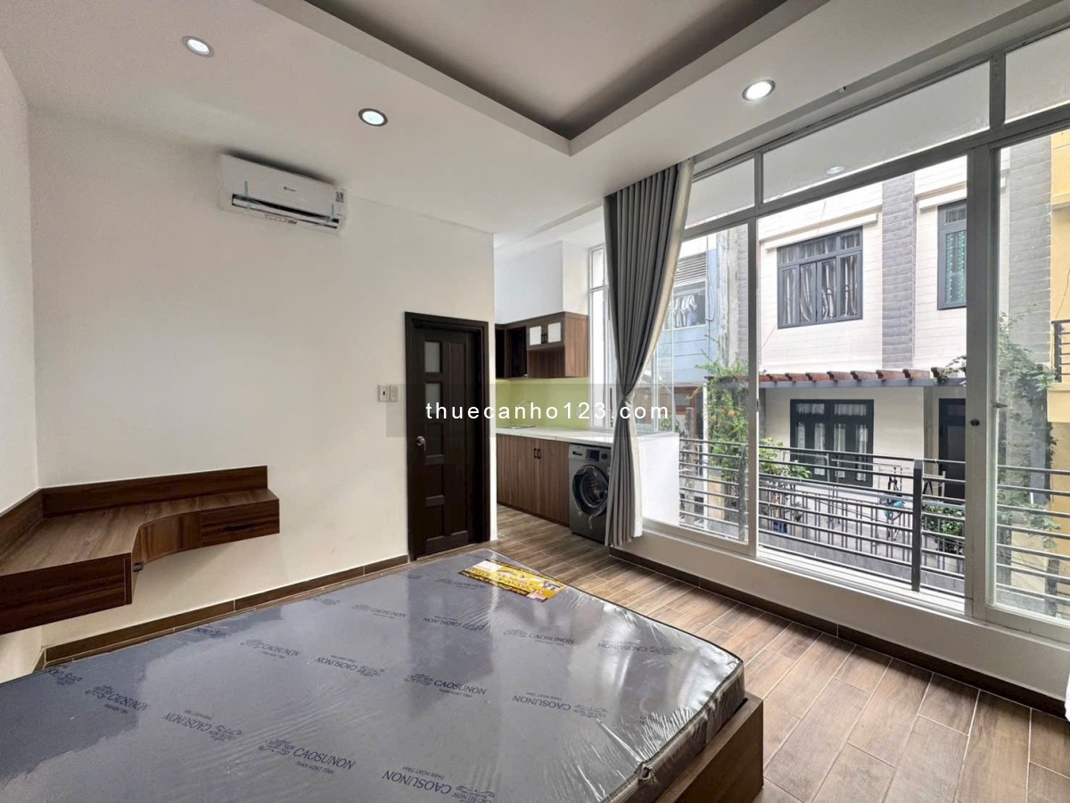 Cho Thuê Căn Hộ Dịch Vụ Full Nội Thất, Ban Công Lớn, nằm ngay Trung Tâm Phú Nhuận, gần Sân Bay