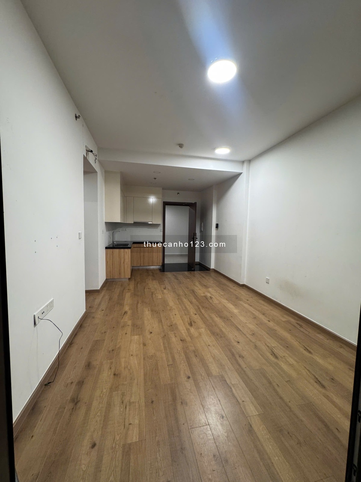 cho thuê căn sân vườn siêu xinh, sân riêng 20m2 sân chung 700m2 - free phí quản lý chỉ 13tr