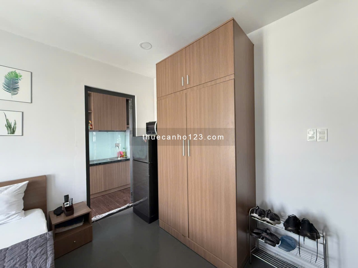 Căn Hộ Studio Ban Công - Tách Bếp - Ngay Bờ Kè Trường Sa - Chợ Bà Chiểu - Cầu Bùi Hữu Nghĩa