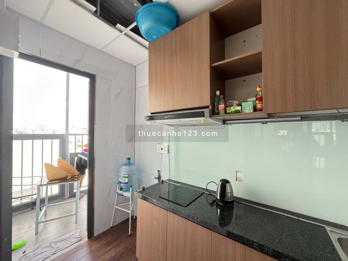 Căn Hộ Studio Ban Công - Tách Bếp - Ngay Bờ Kè Trường Sa - Chợ Bà Chiểu - Cầu Bùi Hữu Nghĩa