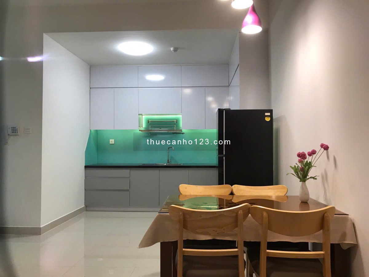 Cho thuê 2 phòng ngủ, Nhà đẹp, giá hợp lý chỉ 17,5 triệu. tầng cao, view sông mát mẻ, The Sun Avenue