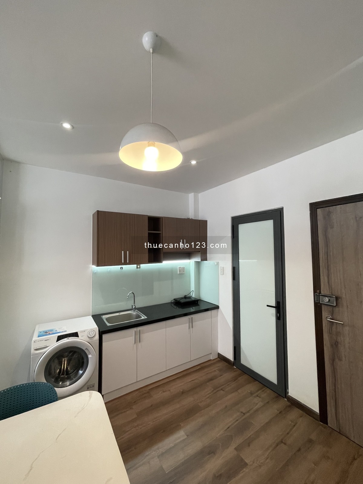 Cho thuê căn hộ 1PN Cửa sổ, máy giặt riêng Q1 gần cầu Calmette, cầu Ông Lãnh, chợ Bến Thành, Bitexco