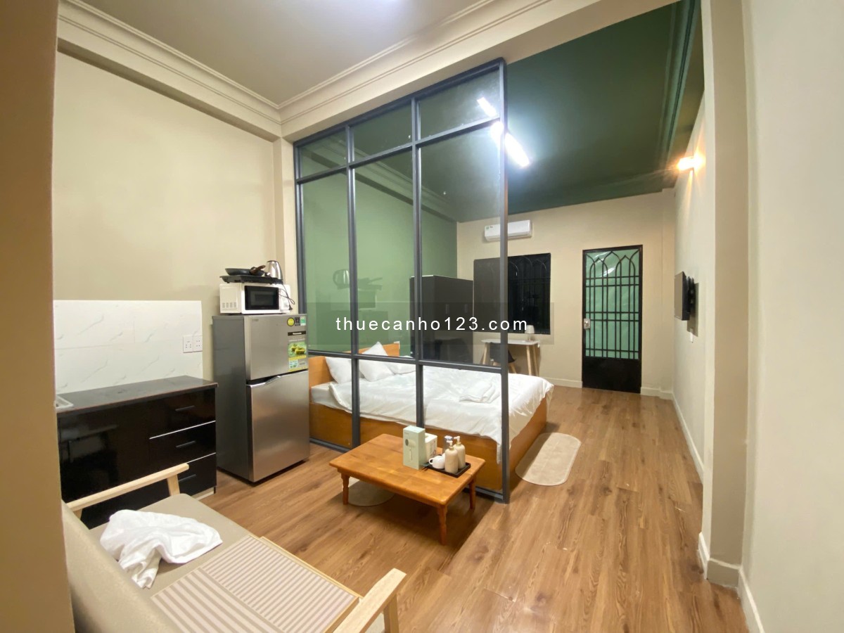 Cho thuê căn hộ 1 phòng ngủ full nội thất có ban công Tân Bình ngay nhà ga T3