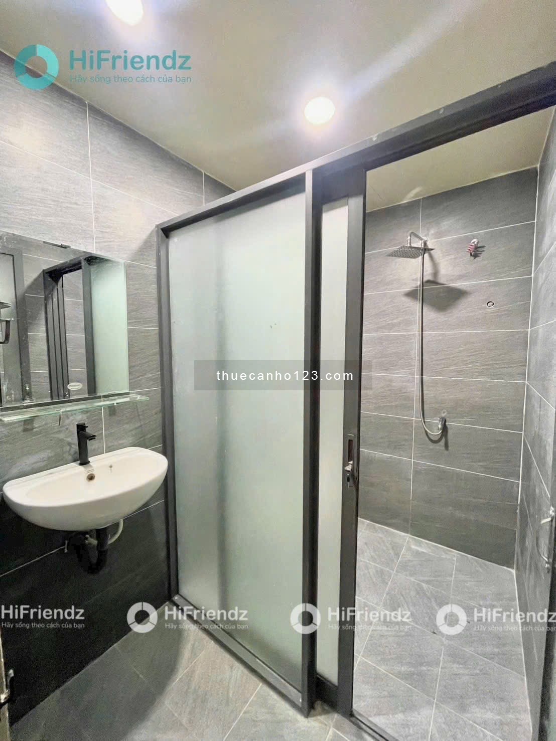 Cho thuê căn hộ 1 phòng ngủ full nội thất có ban công Tân Bình ngay nhà ga T3