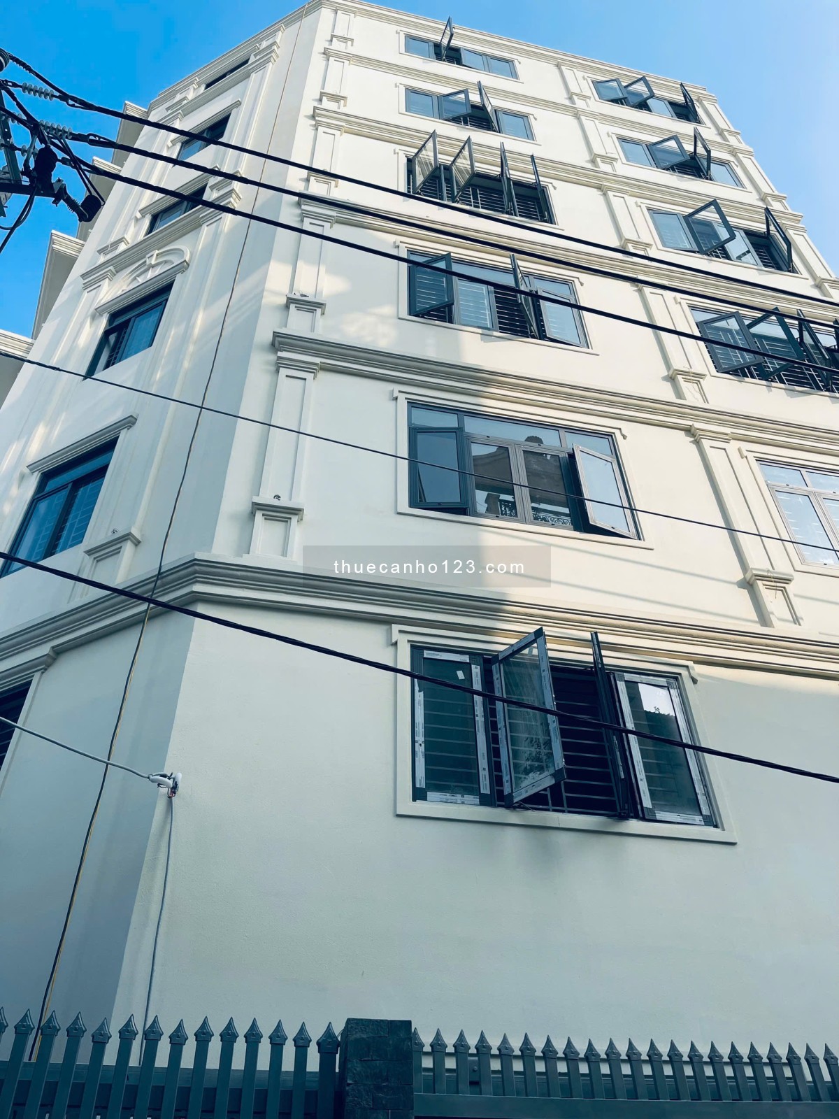 Cho thuê căn hộ dịch vụ gần sân bay Tân Sân Nhất